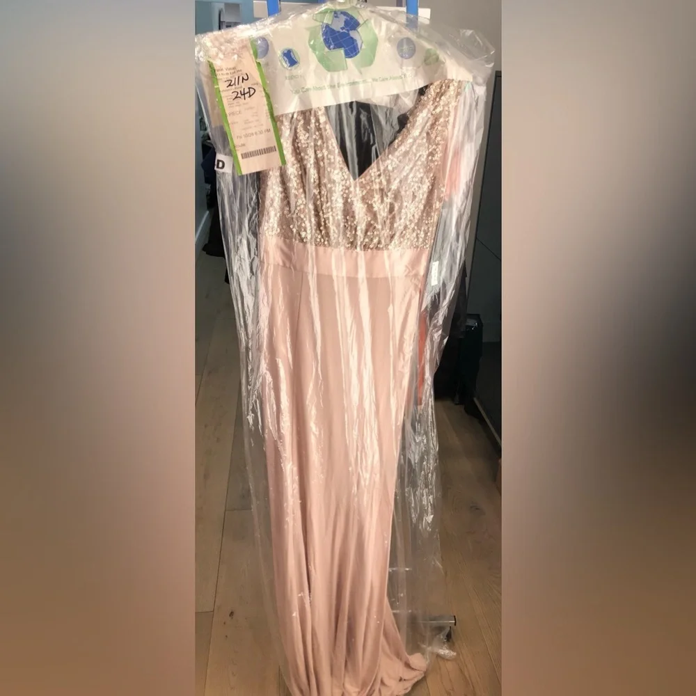 VERA WANG Women’s Sequin Bodice Blush Gown w Elegant Draped Back (Small) (2) - Picture 4 of 7